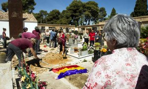 APERTURA FOSA 112 CEMENTERIO PATERNA. Foto Diputació Valencia