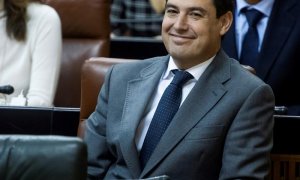 El líder de los populares andaluces, Juanma Marín, en su escaño durante la sesión constitutiva de la XI Legislatura del Parlamento de Andalucía en Sevilla, donde se ha elegido la Mesa de la Cámara, que estará presidida por la diputada de Ciudadanos Marta