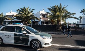 Efectivos de la Guardia Civil se personan en el domicilio de Romina Celeste - EFE/ Javier Fuentes