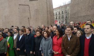 De izquierda a derecha; Rocío Monasterio (Vox), Santiago Abascal (Vox), Cristiano Brown (Upyd), Javier Maroto (PP), Pablo Casado (PP), Carmen Moriyón (Foro Asturias),  Yolanda Ibáñez (UPN), Begoña Villacís (Cs) y Albert Rivera (CS). Público | Marta Monfor