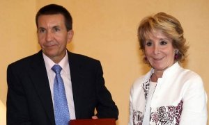 El fiscal Manuel Moix y la expresidenta de la Comunidad de Madrid Esperanza Aguirre en una imagen de 2009. EFE