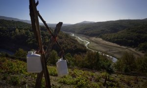 El 40% de las masas de agua de España están en riesgo, según los datos de la Agencia Ambiental Europea. (MIGUEL RIOPA / AFP)