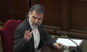 Jordi Cuixart responde a las preguntas del fiscal. (EFE | TRIBUNAL SUPREMO)