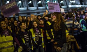 La manifestación del 8-M a su paso por la calle Alcalá de Madrid.- JAIRO VARGAS