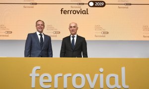 Rafael del Pino, presidente de Ferrovial (d.), e Íñigo Meirás, consejero delegado (i.) durante la junta general de accionistas de la constructora. E.P.