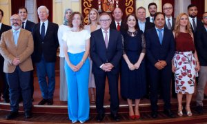 El presidente de Melilla, Eduardo de Castro (Ciudadanos), junto a su equipo de Gobierno. / EFE