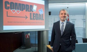 El primer teniente de alcalde del Ayuntamiento de Barcelona, Jaume Collboni, durante la presentación de una nueva campaña municipal para fomentar las compras en los comercios tradicionales y de proximidad de Barcelona y luchar así contra el 'top manta'. (