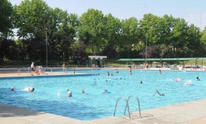 Imagen de archivo de una piscina pública. EP