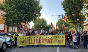 Capçalera de la manifestació d'aquest dissabte a Sabadell per reclamar l'alliberament dels CDR empresonats. PÚBLIC