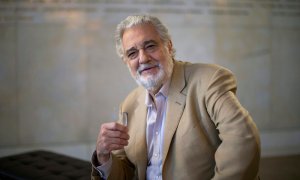 Fotografía de archivo de 2014 de Plácido Domingo posando en el Dorothy Chandler Pavilion de Los Ángeles. /REUTERS