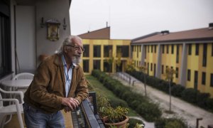 Jaime Moreno, socio fundador de la cooperativa Trabensol, un centro social de convivencia para mayores ubicado en Torremocha del Jarama, Madrid.- JAIRO VARGAS