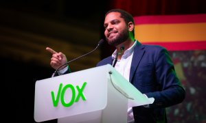 Ignacio Garriga, diputat al Congrés de Vox per Barcelona, al míting que la formació ultradretana va fer a l'Hospitalet de Llobregat. EUROPA PRESS / DAVID ZORRAKINO