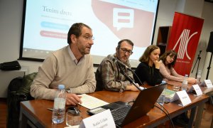 El secretari d'Acció Cultural del País Valencià (ACPV), Toni Gisbert, i el delegat d'ACPV, Xavier Delgado, durant la presentació de la campanya 'Tenim Drets'. ACPV