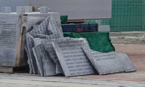 Destrucción del memorial histórico inacabado en el cementerio de La Almudena.