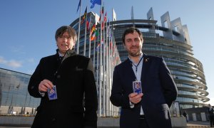 13/01/2020 - Carles Puigdemont y Toni Comín frente al Parlamento Europeo. / REUTERS