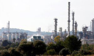 Imagen del polígono y alrededores donde se ubica IQOXE, la empresa química que ayer sufrió una explosión en su complejo industrial de La Canonja (Tarragona) | EFE