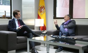 Pablo Casado en una reunión con José María Álvarez, secretario general de UGT en octubre 2018. Fuente: PP