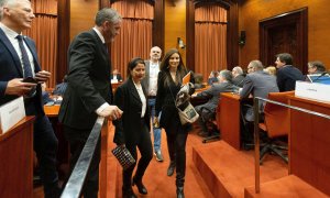 28/01/2020.- Los diputados de Ciudadanos encabezados por su líder, Lorena Roldán (d), abandonan la reunión de la comisión de investigación del Parlament sobre la aplicación del artículo 155 de la Constitución durante la comparecencia del exvicepresidente