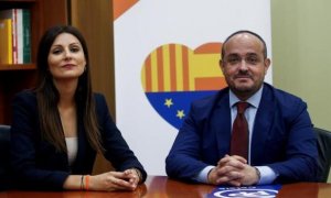 Lorena Roldán y Alejandro Fernández, reunidos en el Parament para preparar la moción de censura contra Torra. EFE