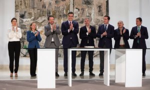 La ministra de Trabajo, Yolanda Díaz; la vicepresidenta tercera para Asuntos Económicos, Nadia Calviño; el vicepresidente segundo y ministro de Derechos Sociales, Pablo Iglesias; el presidente del Gobierno, Pedro Sánchez; el secretario general de CCOO, Un