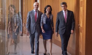 Imagen de Andrea Orcel con Ana P. Botín y  y José Antonio Álvarez, en la Ciudad Financiera del Banco Santander, el 25 de septiembre de 2018, cuando se anunció el fichaje del banquero italiano como consejero delegado de la entidad.