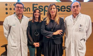 Los responsables del hospital de Son Espases (Mallorca) ofreciendo información del paciente británico que ha sido dado de alta este viernes. /EFE