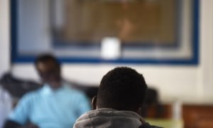 Uno de los jóvenes del Proyecto Ser durante una clase. FERNANDO SÁNCHEZ.