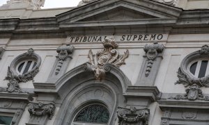 Escudo de España en la fachada del edificio del Tribunal Supremo, en Madrid. E.P./Jesús Hellín