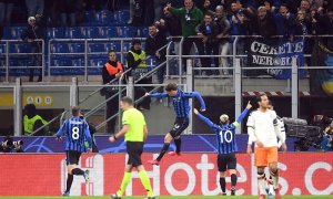 Un momento del partido disputado en San Siro, Milán, entre el Atalanta y el Valencia. - REUTERS