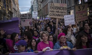 Cabecera de la manifestación del 8M en Madrid, recorriendo la Gran Vía.- JAIRO VARGAS