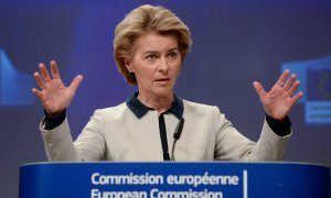 La presidenta de la Comisión Europea, Ursula von der Leyen, en una rueda de prensa en Bruselas. REUTERS/Johanna Geron