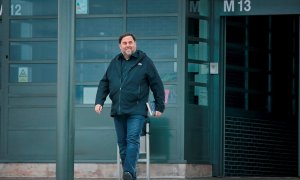 El exvicepresidente de la Generalitat Oriol Junqueras, en su primera salida de la cárcel de Lledoners. EFE/Susanna Sáez/Archivo