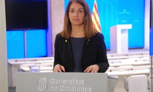 Pla mitjà de la consellera de la Presidència, Meritxell Budó, fent una roda de premsa telemàtica el 30 d'abril del 2020 (horitzontal)