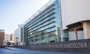 Vista exterior del Macba, a Barcelona, en una imatge presa aquesta setmana. MIGUEL VELASCO ALMENDRAL