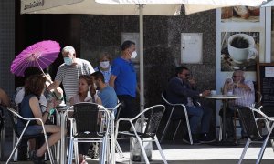 Una terraza en el barrio de Sant Boi (Barcelona) EFE