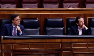 Pedro Sánchez y Pablo Iglesias durante un pleno en el Congreso de los Diputados. - EFE