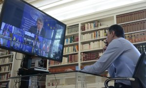 El presidente del Gobierno, Pedro Sánchez, participa por videoconferencia  en la reunión del Consejo Europeo sobre el fondo de recuperación de la UE. EFE/Moncloa / J. M. Cuadrado