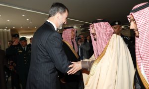 Felipe VI con el Rey saudí