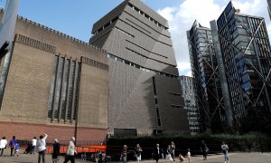 Edificio del museo Tate Modern de Londres, con el mirador en la torre de diez plantas. REUTERS/Peter Nicholls