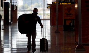 Zona de llegadas de la Terminal 4 del Aeropuerto de Madrid-Barajas Adolfo Suárez, en una imagen de archivo. EFE/JJ Guillén