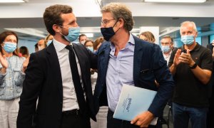 El líder del PP, Pablo Casado, junto al presidente gallego Alberto Nuñez Feijóo.