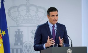 El presidente del Gobierno, Pedro Sánchez, durante la habitual comparecencia antes de las vacaciones, en el Palacio de la Moncloa. EFE/Chema Moya