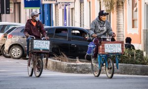 Decenas de millones de trabajadores informales se han visto obligados a salir a la calle a trabajar durante la pandemia en Brasil. MICHEL CORVELLO/ FOTOS PÚBLICAS.