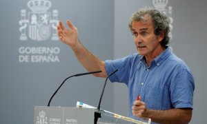 El director del Centro de Coordinación de Alertas y Emergencias Sanitarias, Fernando Simón, comparece en rueda de prensa para dar cuenta de los últimos datos de la pandemia de coronavirus. EFE/Juan Carlos Hidalgo