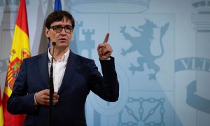 El ministro de Sanidad, Salvador Illa, durante una rueda de prensa, este sábado, en Barcelona. EFE/ Enric Fontcuberta