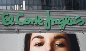 El logo de El Corte Ingles en uno de sus grandes almacenes en Madrid. AFP/GABRIEL BOUYS