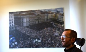 El portavoz de Unidas Podemos en el Congreso de los Diputados, Pablo Echenique, en la zona de despachos de su grupo, en la Cámara Baja. Entrevista con Público. FERNANDO SÁNCHEZ