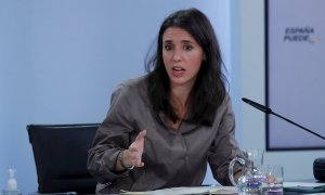 La ministra de Igualdad, Irene Montero, durante la rueda de prensa posterior al Consejo de Ministros celebrada en el palacio de La Moncloa.- EFE/JUAN CARLOS HIDALGO