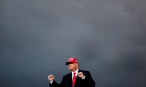 Donald Trump durante un acto de campaña en Muskegon. REUTERS/Carlos Barria.