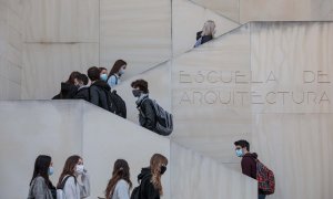 El campus de Vera de la Universidad Politécnica de Valencia retomó este lunes las clases presenciales para más de 20.000 alumnos tras dos semanas ofreciendo la formación por internet. EFE/ Biel Aliño